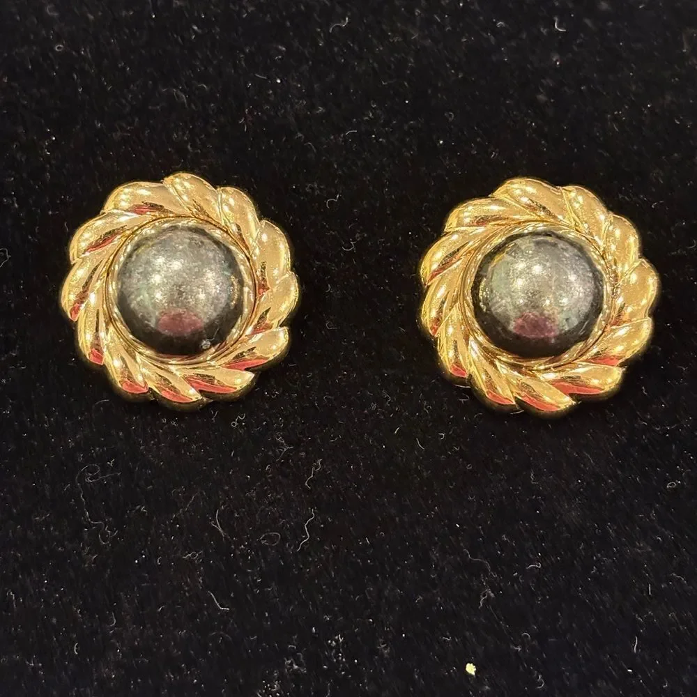 VTG Erwin Pearl Hematite Gold Tone Clip Earrings